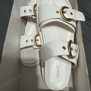 Sonoma Women's Sandals in White with Gold Buckles